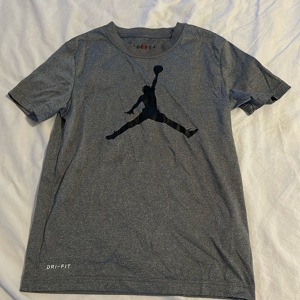 Nike Dri-Fit Jordan shirt grey with black logo size M